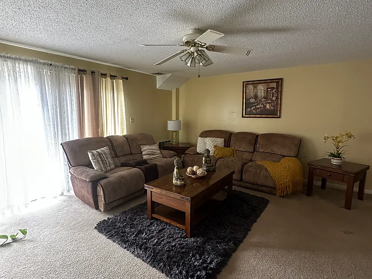 292 Salem St #201 — Photo 10