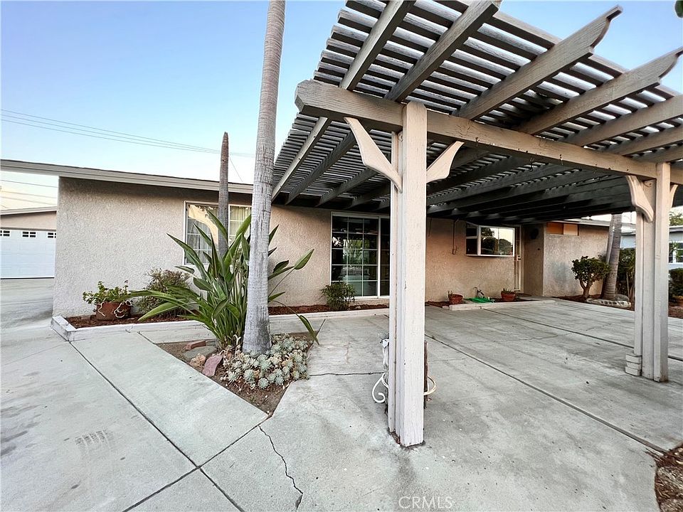 1st image of 5905 Los Rapidos Cir