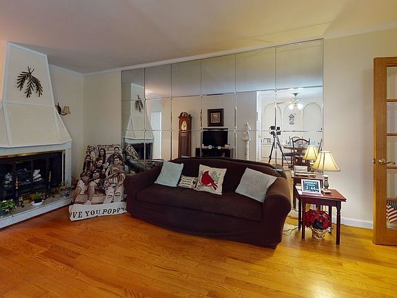 3rd image of 2175 Kimball St