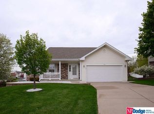 9816 S Windy Cir, La Vista, NE 68128
