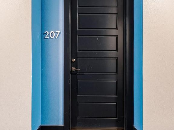 3rd image of 6444 Burnet Rd #207