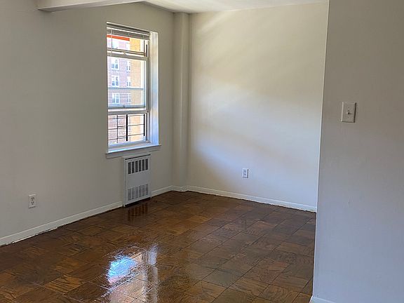 2nd image of 3825 Parsons Blvd APT 5J