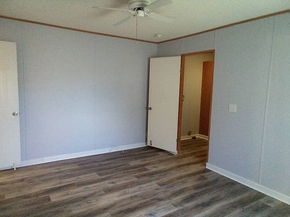 5th image of 4713 Goldfinch Dr