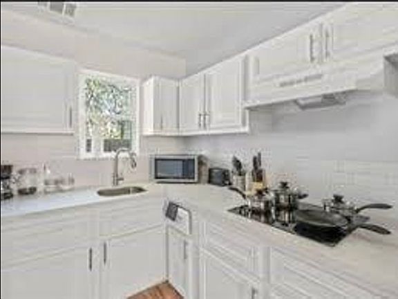 3rd image of 3800 Anita St