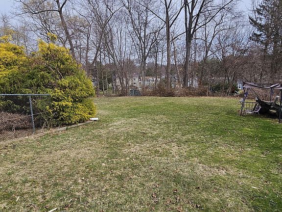 4th image of 23 Lewis Road