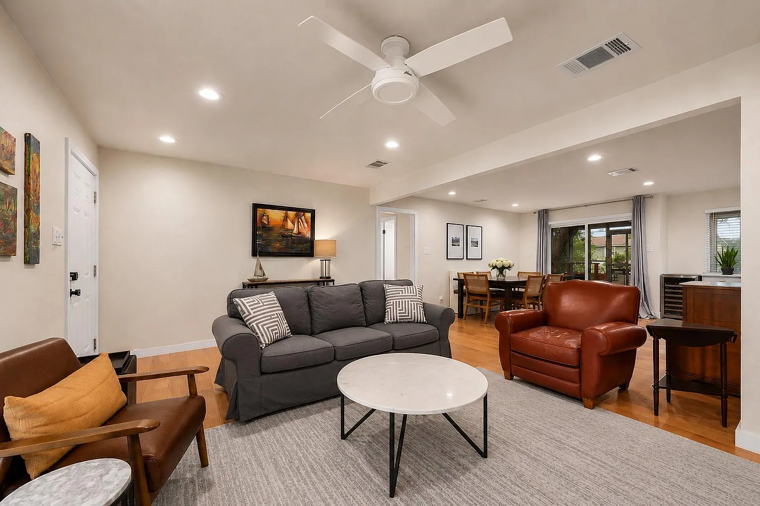 3 bed, 2.0 bath, 1444 sqft, $2,800 — Photo 3