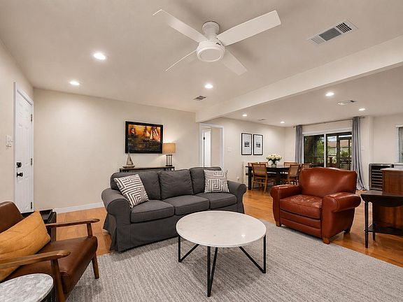 3rd image of 5804 Gloucester Ln