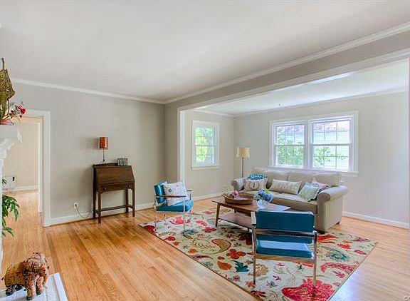 5th image of 6215 Ellis Ave