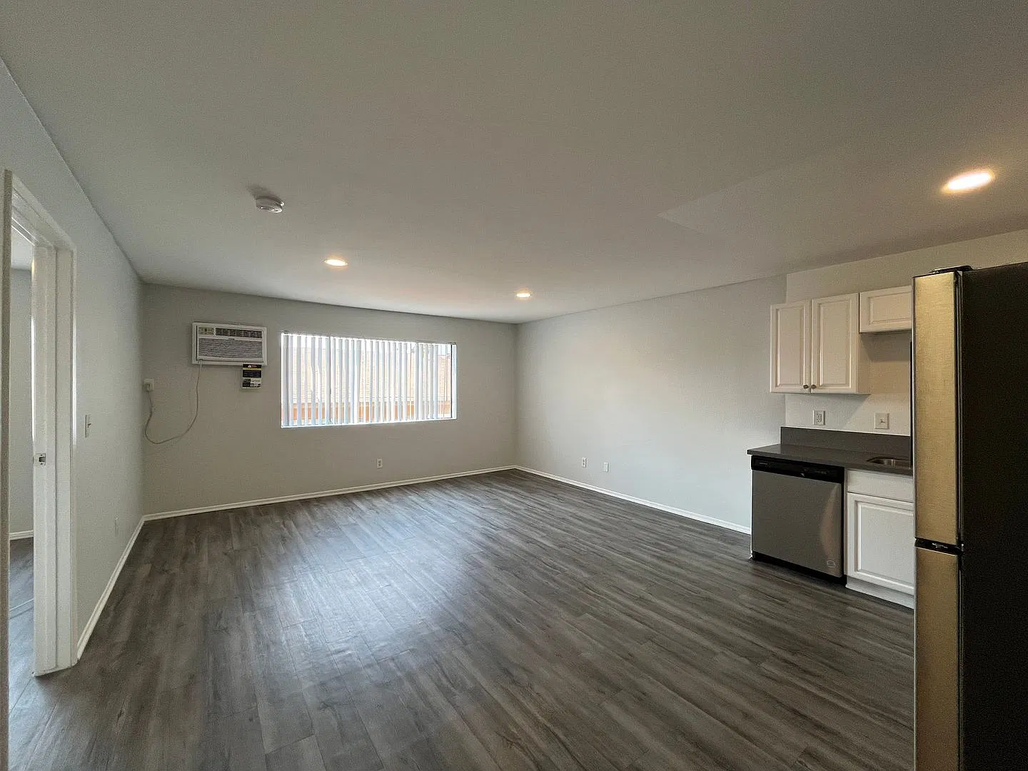 226 South Serrano — Photo 4