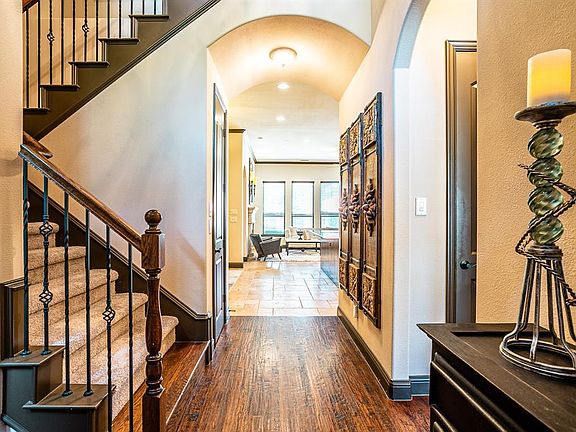 4th image of 806 Winterwood Ct