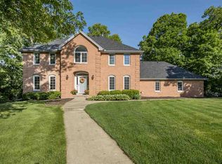 9711 N Cherrybark Ct, Peoria, IL 61615