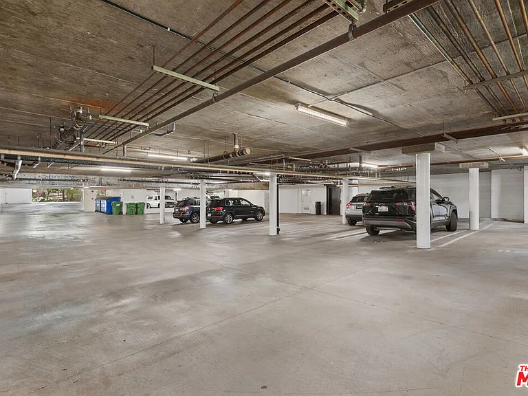 8707 Falmouth Ave #221 — Photo 31