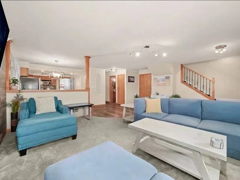 5304 S New England Ave — Photo 2