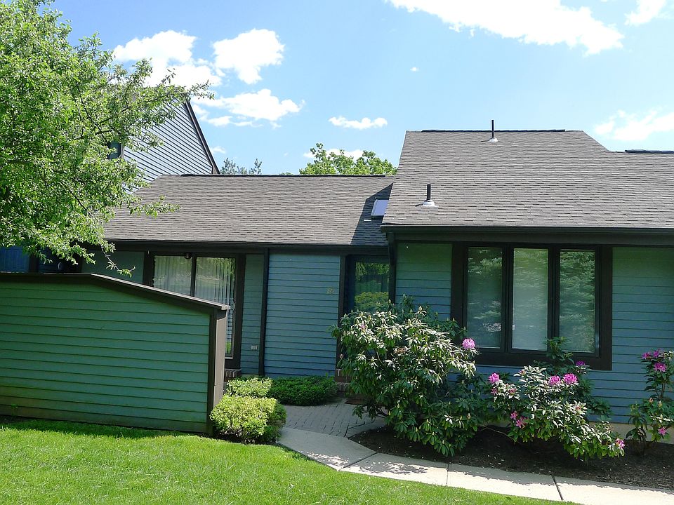 3-BR, 3-BATH UNIT IN BASKING RIDGE