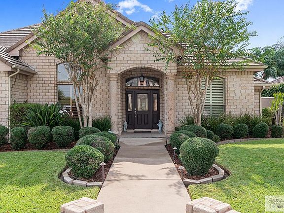 3rd image of 3022 Cypress Gdns