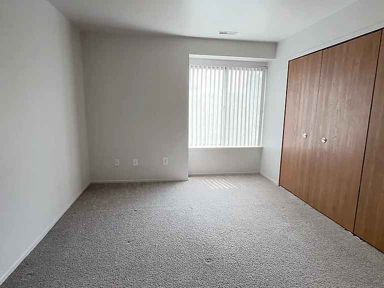 Prentiss Pointe Apartments — Photo 134