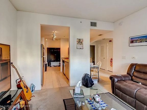 2nd image of 533 NE 3rd Ave APT 510