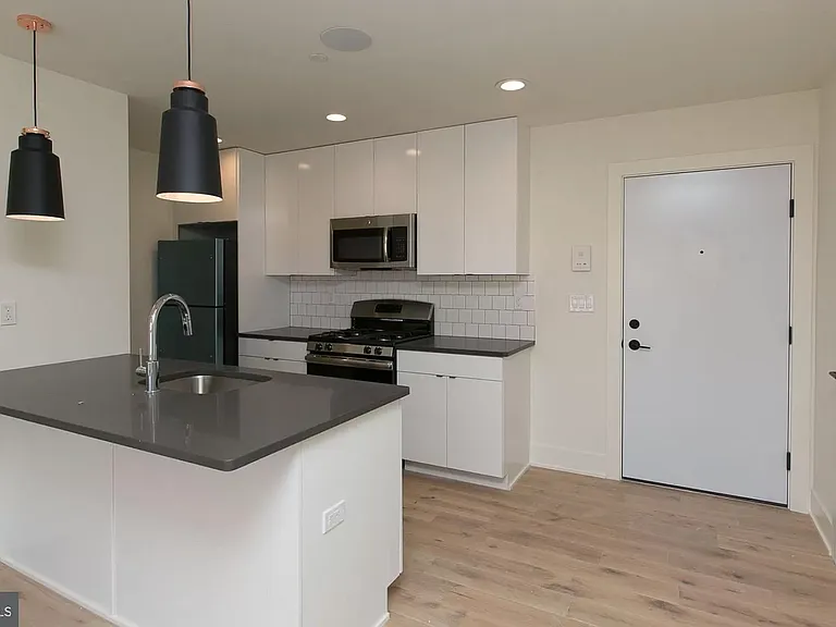 Newly Constructed Apartments in Fishtown — Photo 9