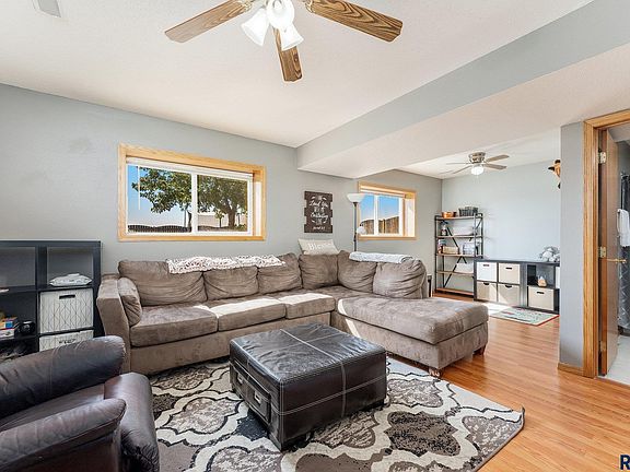 3rd image of 505 Lois Ln