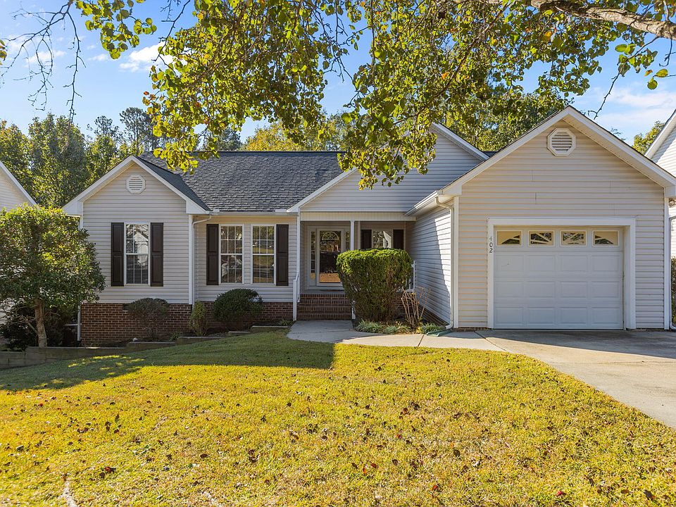 1st image of 402 Gem Dr