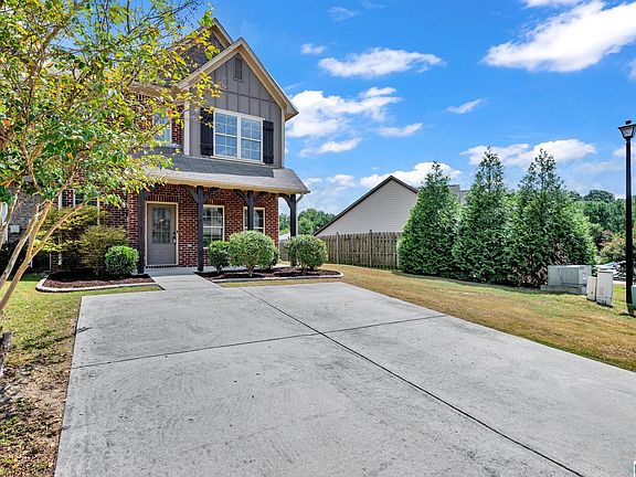 3rd image of 4383 Ridgemont Cir