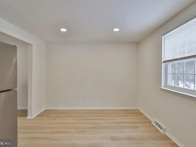 305 S Warminster Rd #B2 — Photo 40