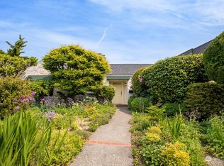 3040 38th Ave W, Seattle, WA 98199