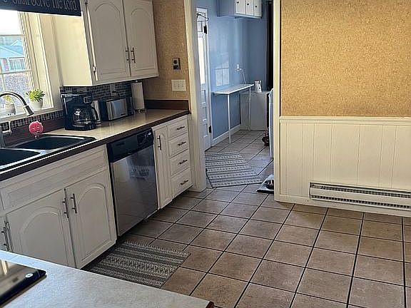 5th image of 1102 E D St