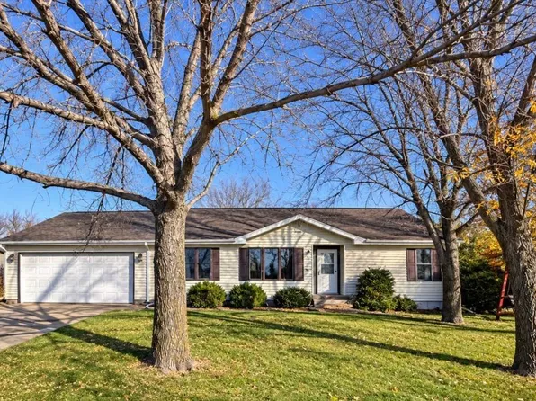 220 3rd St NW, Ulen, MN 56585
