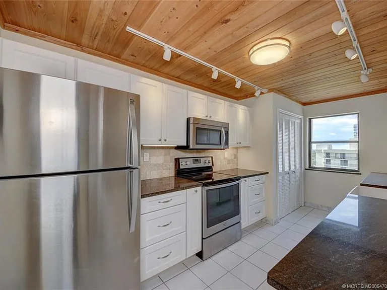 10044 S Ocean Dr #1202 — Photo 13