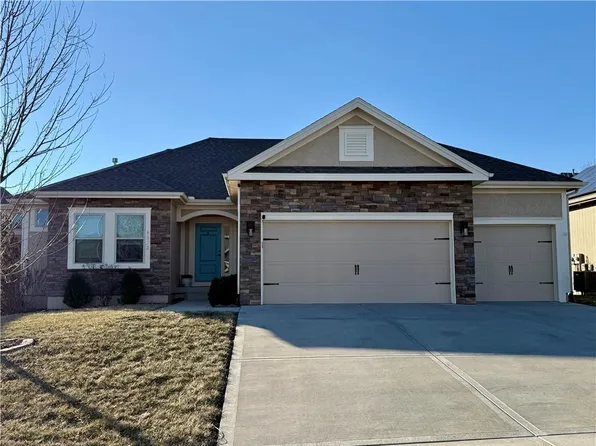 9032 N Askew Ave, Kansas City, MO 64155