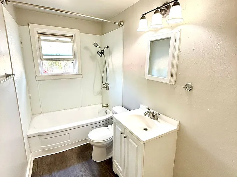 2619 E Willamette Avenue — Photo 28