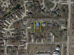 2004 Black Hawk Rd, Valparaiso, IN 46383