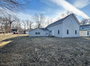 1506 Burlington Beach Rd, Valparaiso, IN 46383