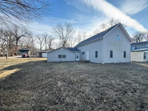 1506 Burlington Beach Rd, Valparaiso, IN 46383