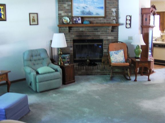 great room w/ fireplace
