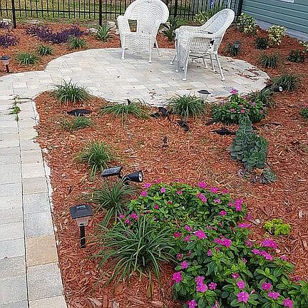 Front yard daytime2