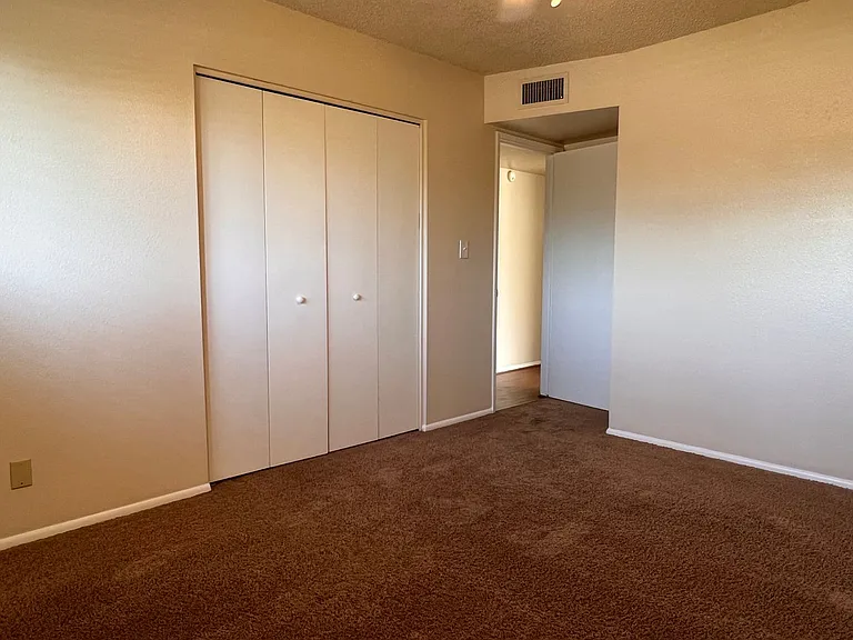 2131 E Palmcroft Dr — Photo 36