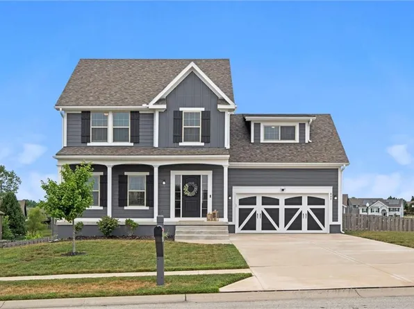 902 N Sam Barr Dr, Kearney, MO 64060