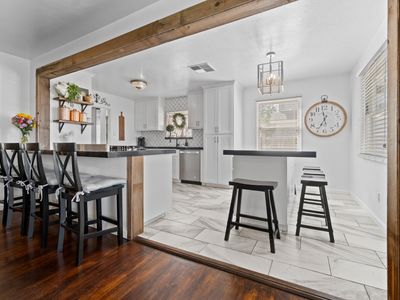 809 E Cross Avenue, Tulare, CA, 93274