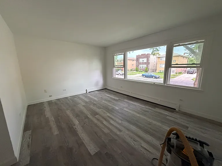 1011 S 13th Ave — Photo 5
