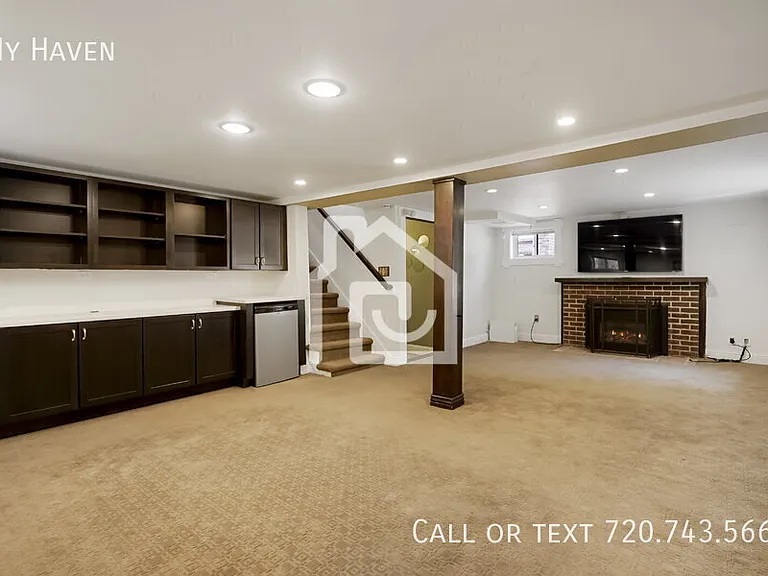 1121 S Williams St — Photo 29