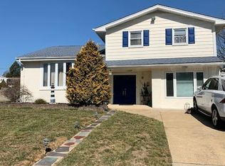 9224 Grace Ln, Philadelphia, PA 19115