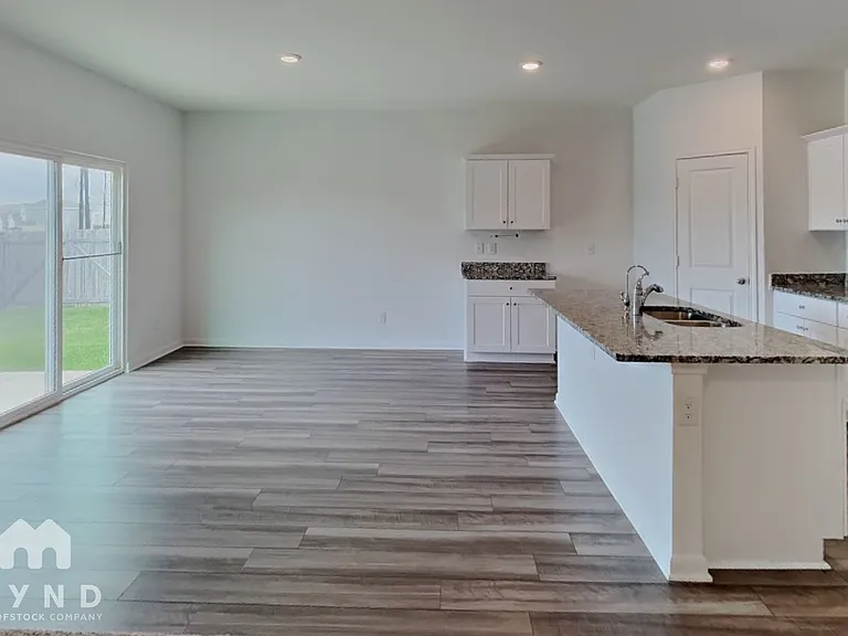 5924 Pearl Mdw — Photo 4