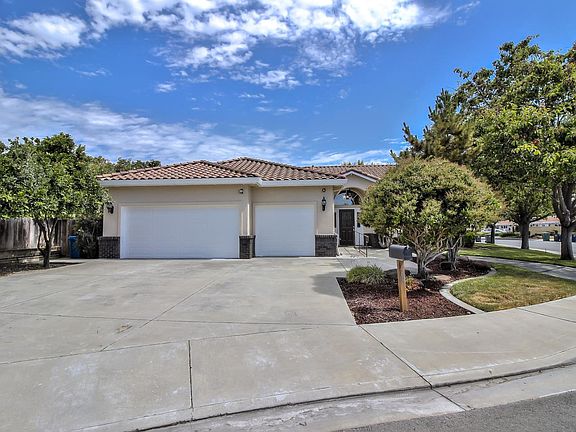 3rd image of 2711 Cherry Blossom Way