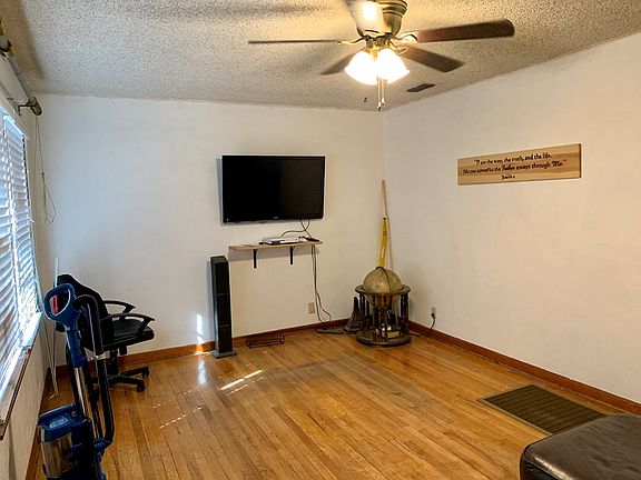 2nd image of 1003 E 35th St
