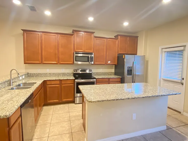 14849 Driftwater Dr — Photo 7