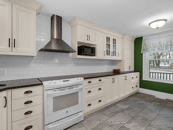 3rd image of 90 Doran Rd