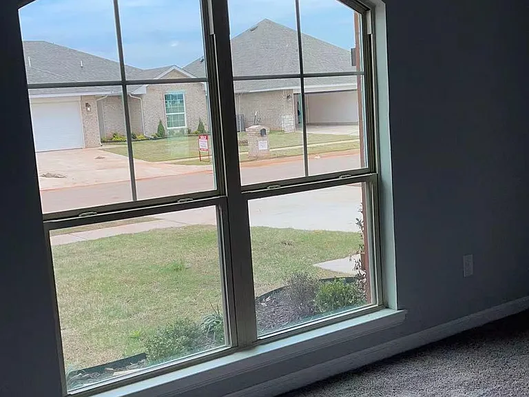 18216 Sunny Stone Ln — Photo 12