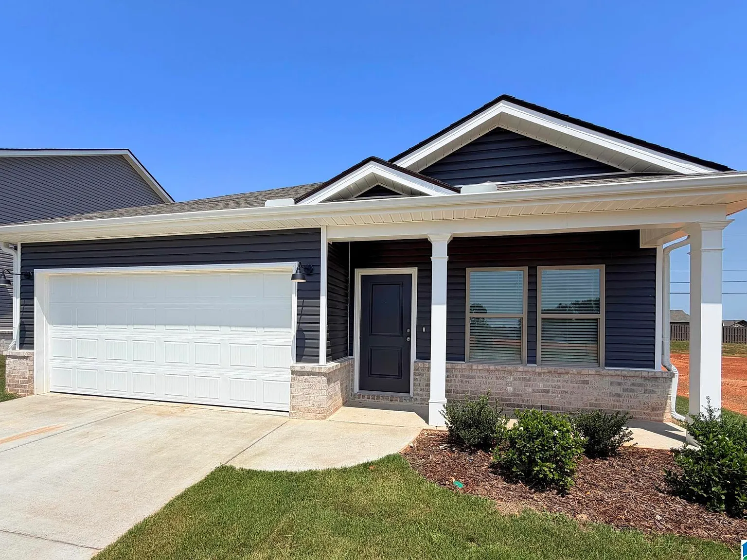 3 bed, 2.0 bath, 1474 sqft, $1,650 — Photo 1